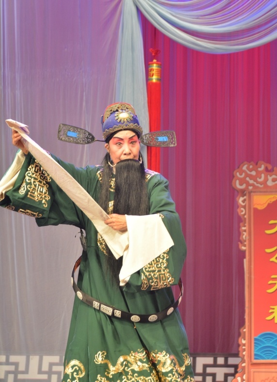 屈登梅在《九件衣》中扮演李志云。蒋景博 摄